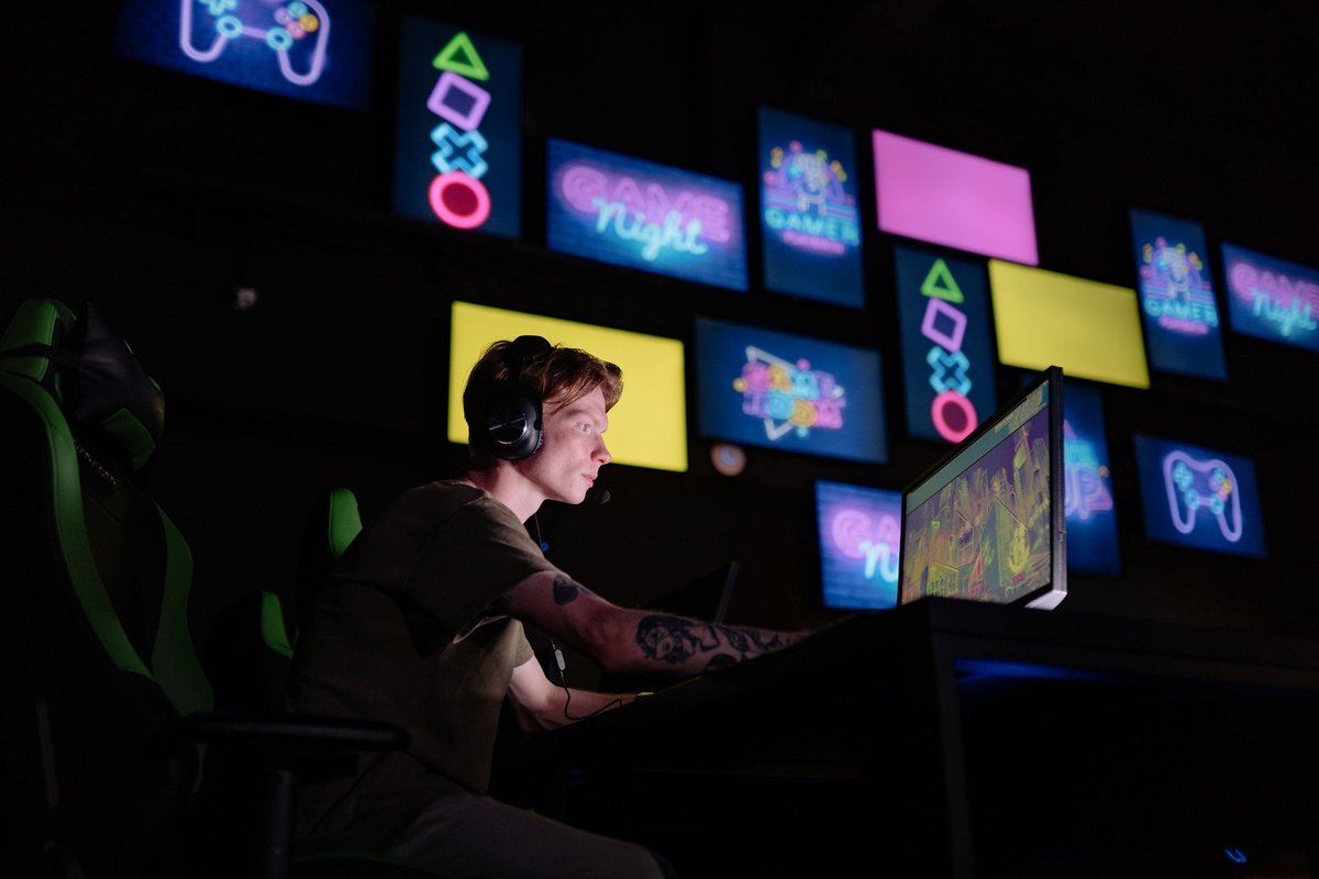 Best Green Screen for Streaming: Picks, Setup, and Keying Tips