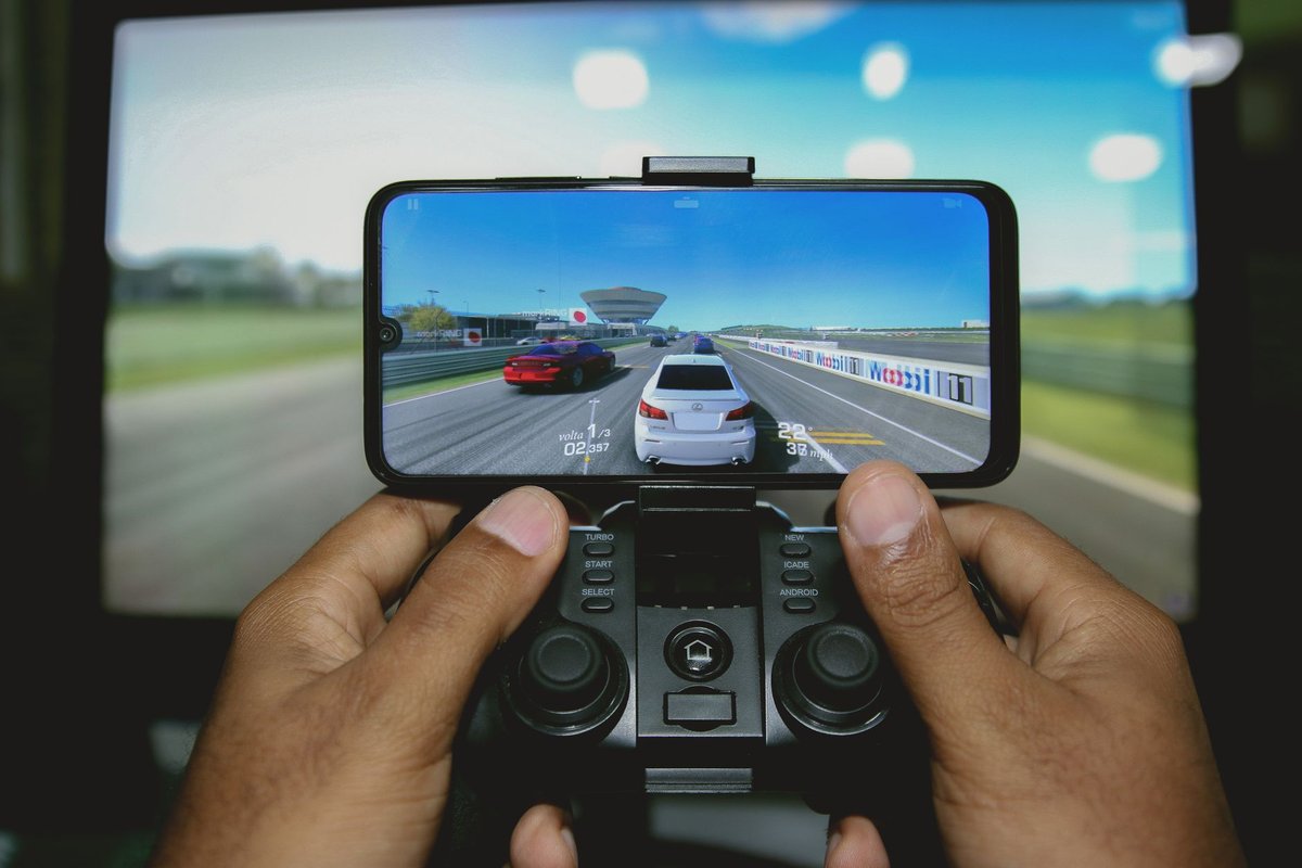 Best Mobile Gaming Controllers for Android and iOS in 2026